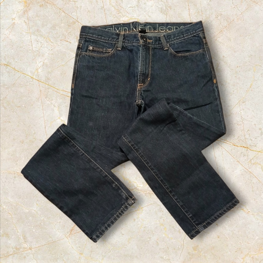 Calvin Klein Like New Men's Size 32×32 Men's Dark Blue Straight Jeans